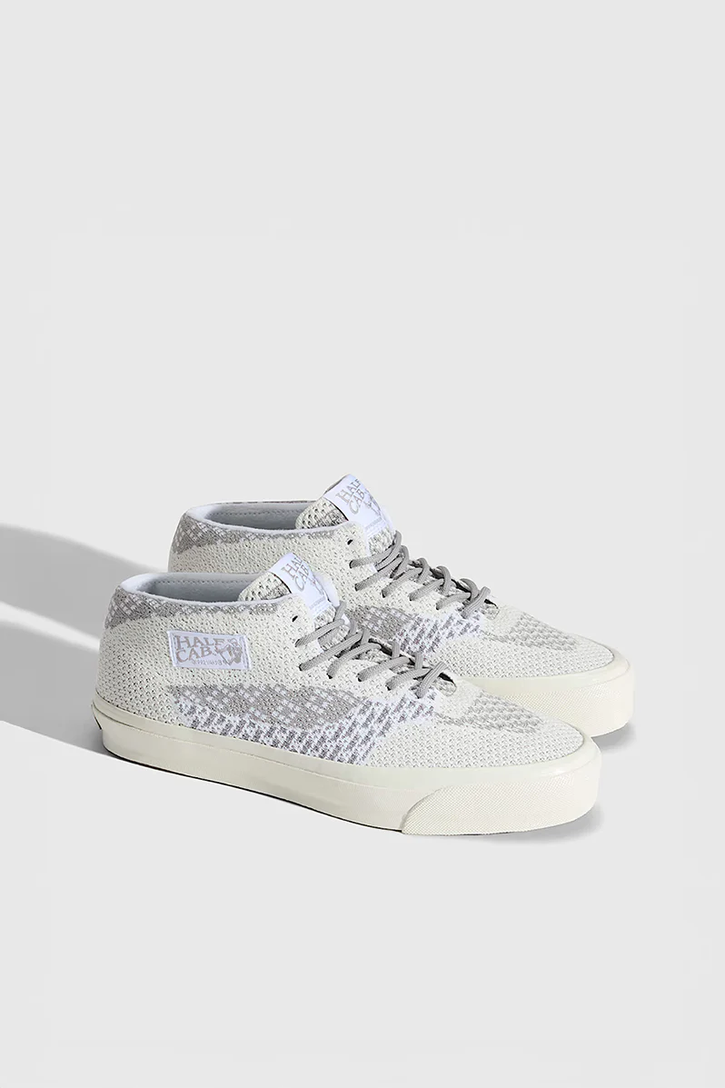 LX Half Cab 33 EK - Frost Gray