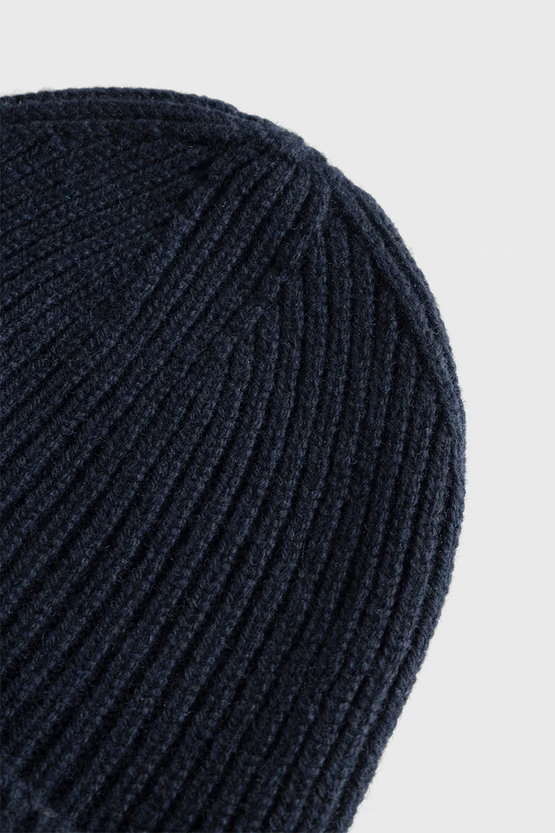 Merino Lambswool Rib N Logo Beanie - Dark Navy - Image 5