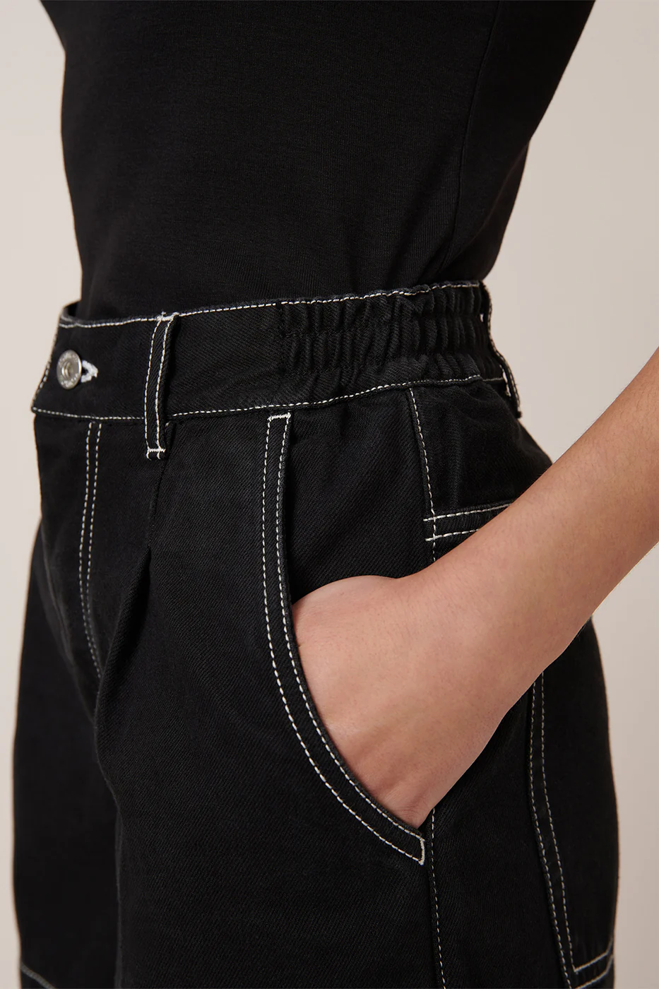 Outline Shorts - Black - Image 3